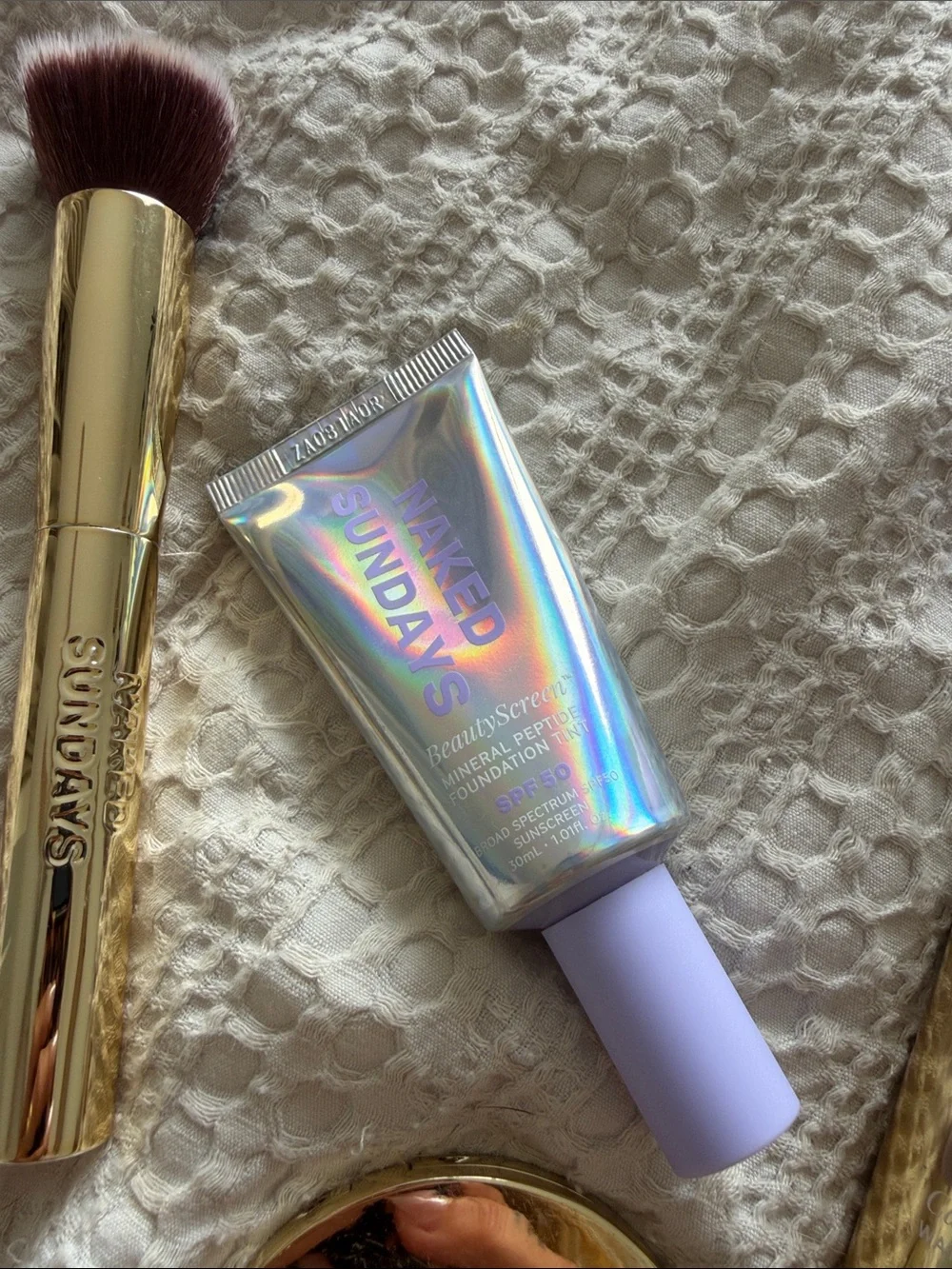 sundays Lavender & shimmer Glow spf Set with Brush and mirror